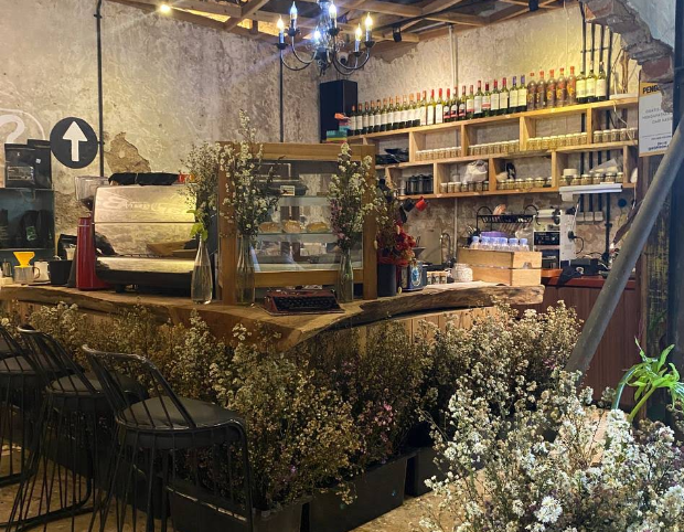 Kafe yang Bikin Romantis? Ada Sesuatu yang Bikin Balik Lagi